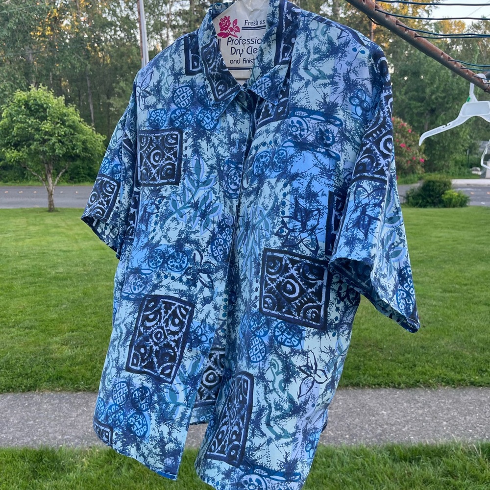 Melrose Petites Tropical button up silk shirt